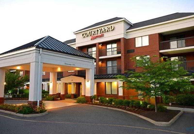 Courtyard Newport News Yorktown Hotel Екстериор снимка