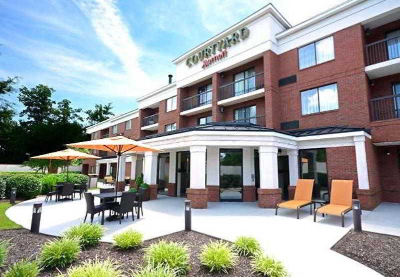 Courtyard Newport News Yorktown Hotel Екстериор снимка