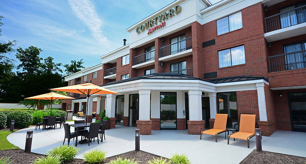 Courtyard Newport News Yorktown Hotel Екстериор снимка